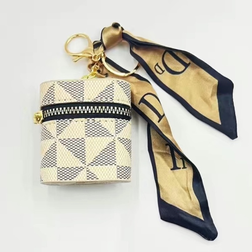 💝Boutique🤎Luxury Inspired Wallet/AirPod Keychain🔑